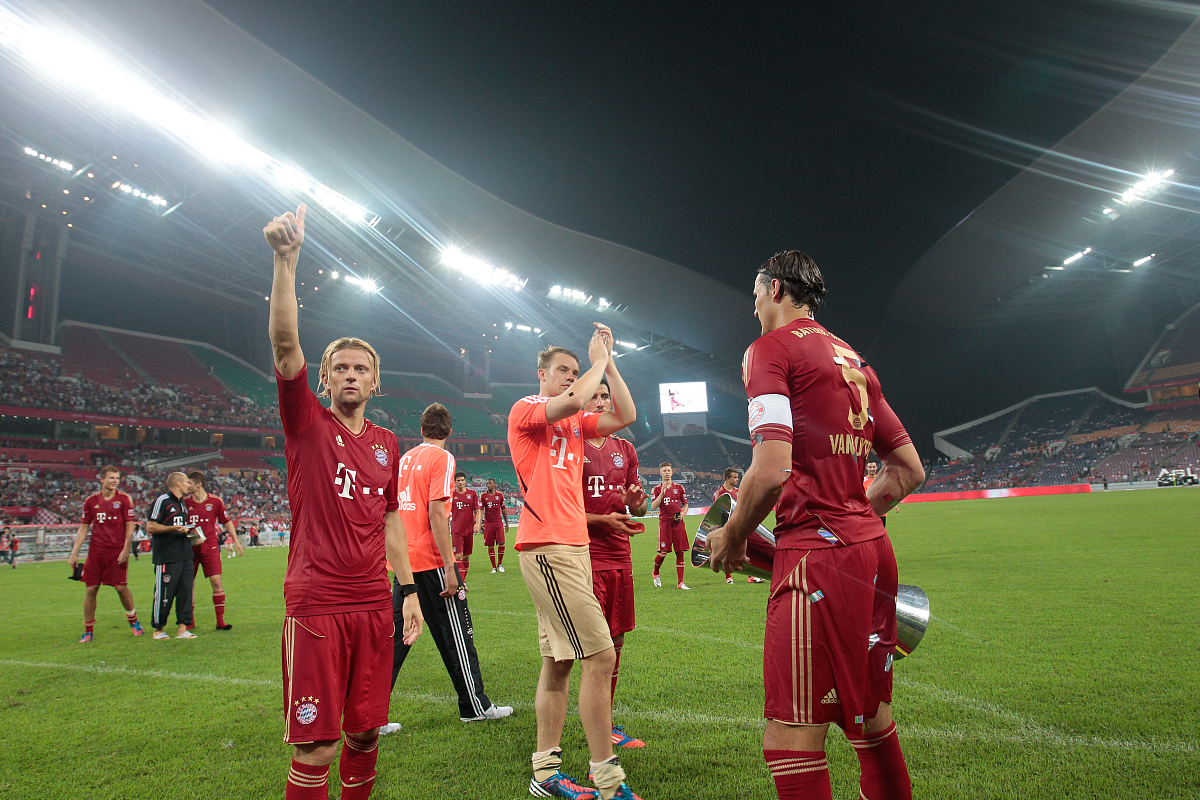 包含里昂轻取拜仁，C罗点燃赛场的词条