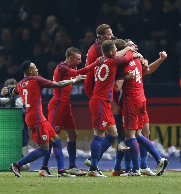 英格兰队绝杀葡萄牙队，波尔惊艳四座