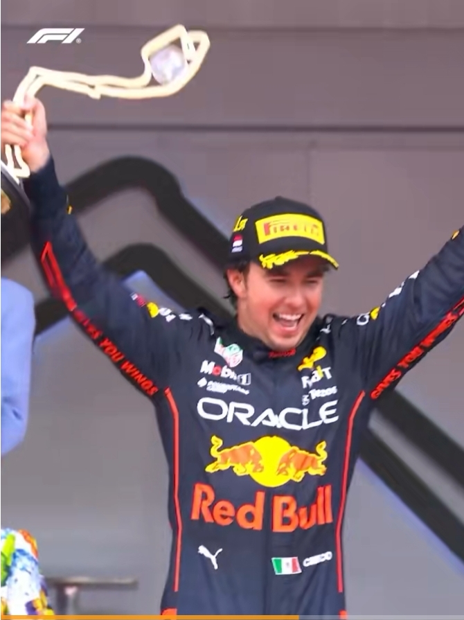 红牛二队险胜迈凯伦，佩雷兹高光表现