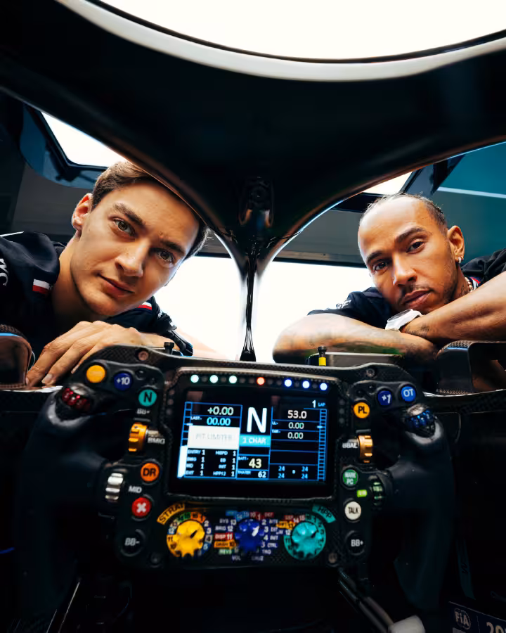 雷诺车队碾压红牛二队，汉密尔顿扛起全队