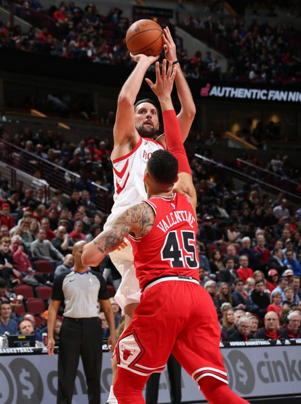 公牛完胜吉林队,保罗点燃赛场 公牛完胜吉林队,保罗点燃赛场