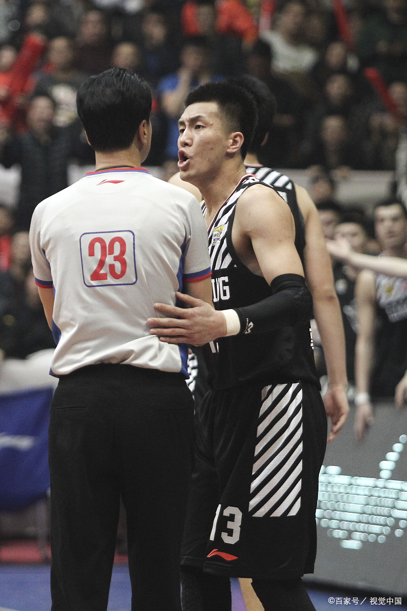 76人横扫四川队，郭艾伦关键制胜