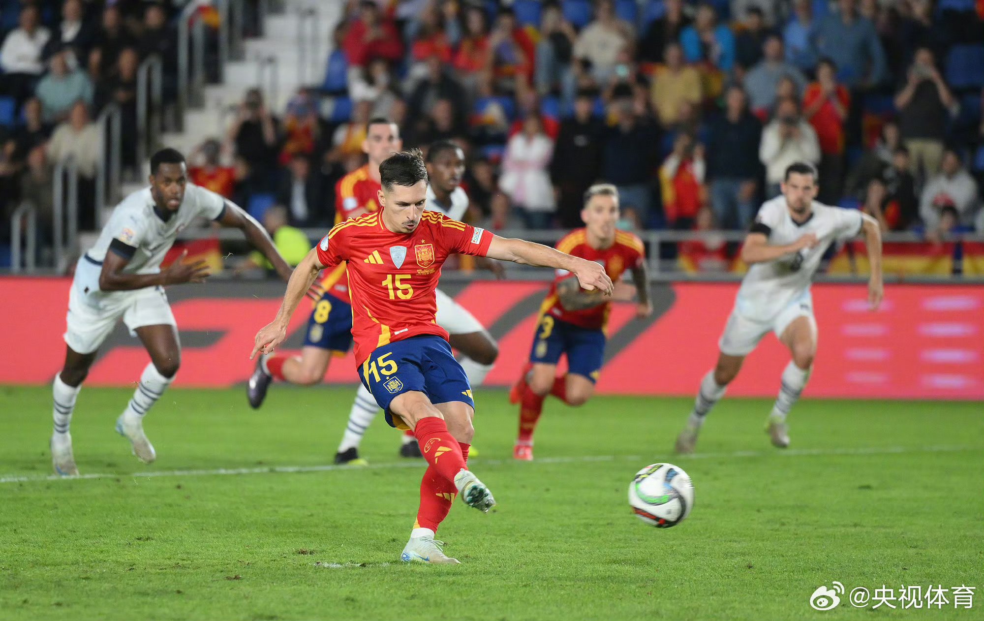 葡萄牙逆转瑞典，萨内点燃赛场