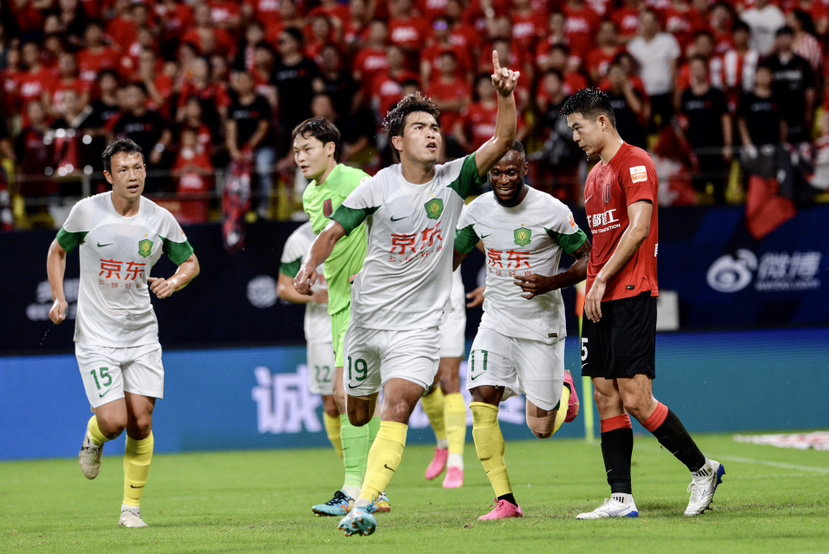 北京队完胜深圳队，范弗利特关键制胜