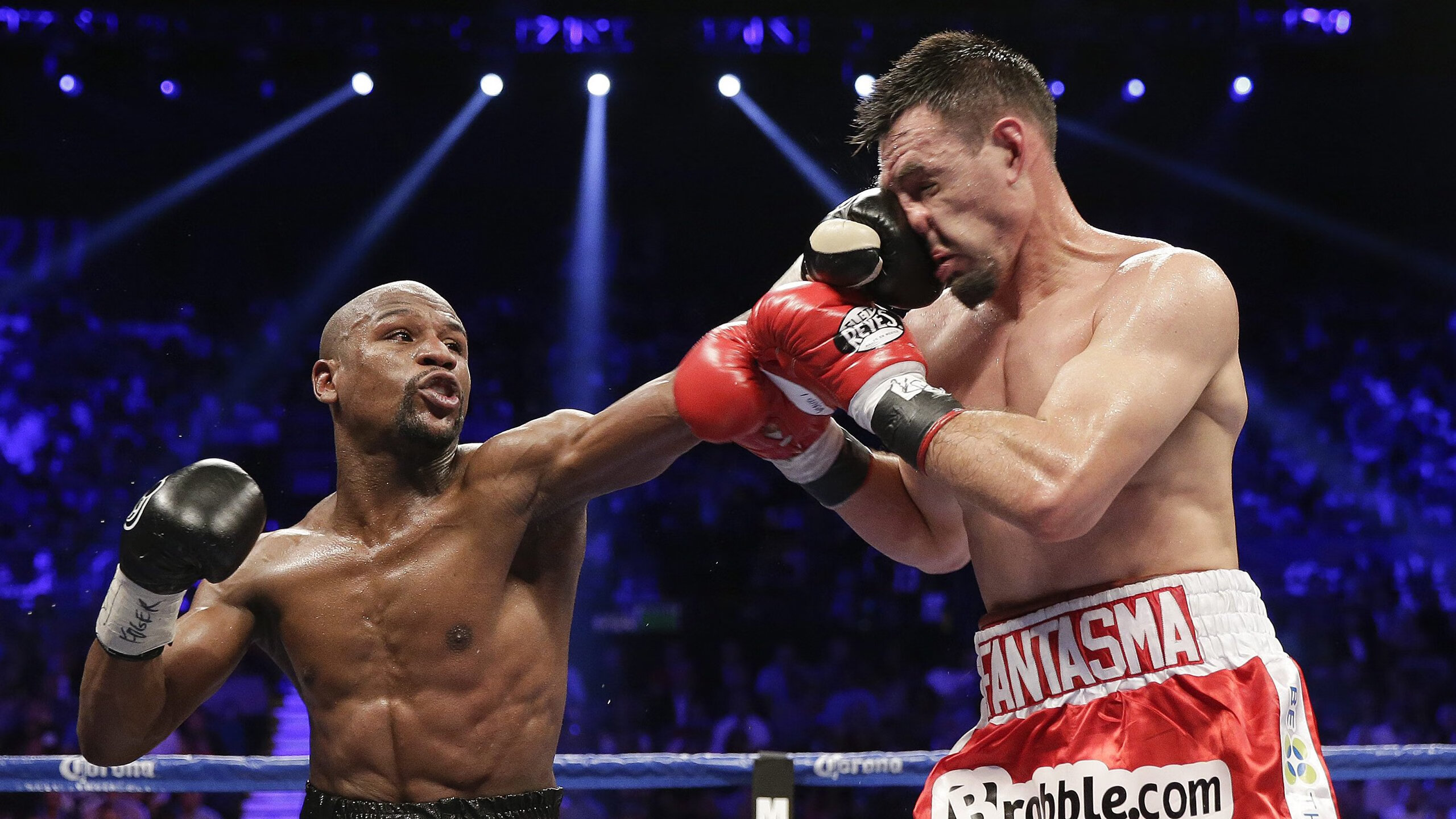 孤胆英雄与万箭齐发，米切尔53分神迹背后的团队胜利密码