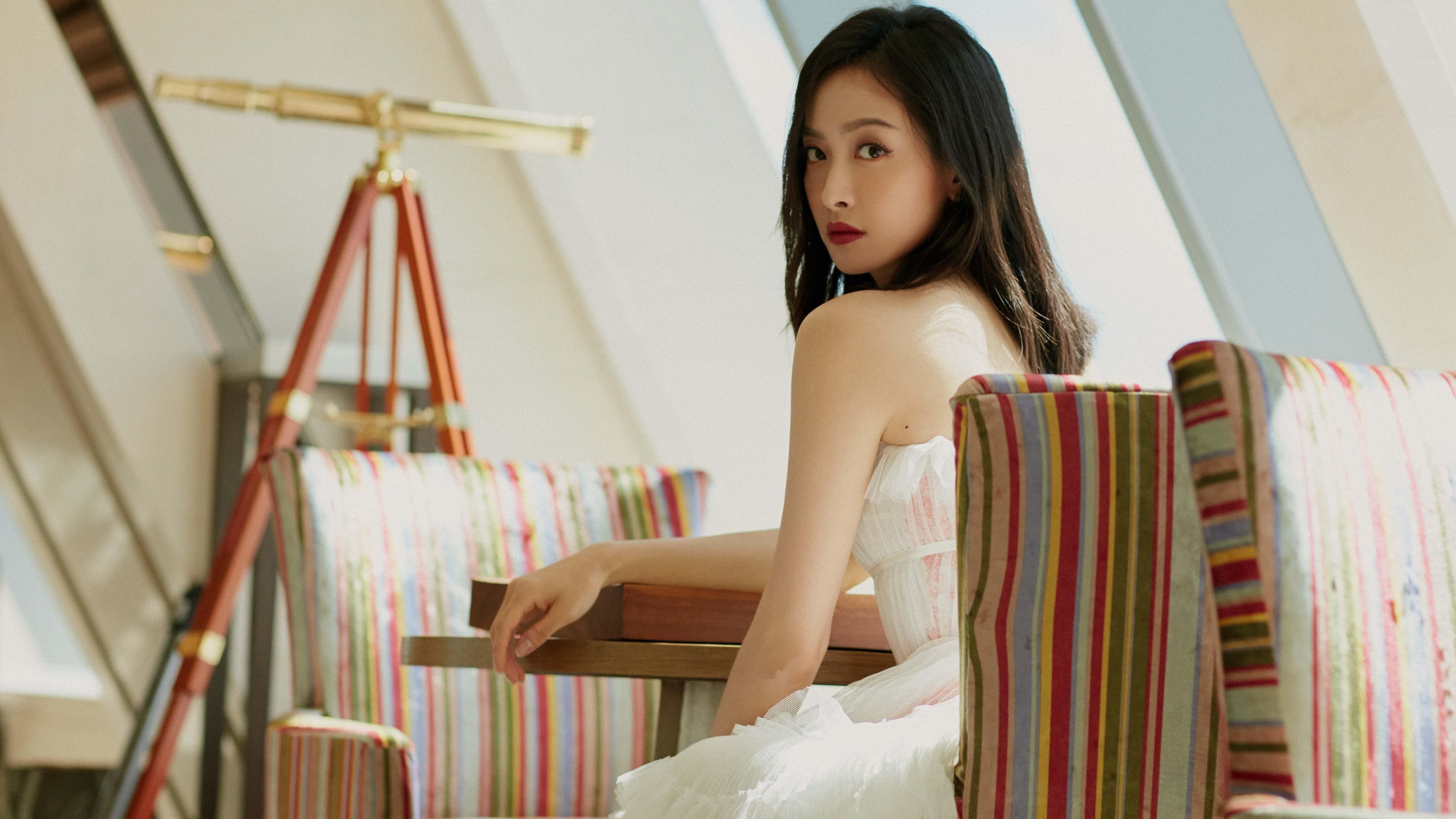 速度与对抗的双重奏，F1街道赛焦点战与凯尔特人强压雷霆